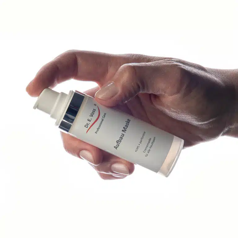 Aufbau Maske in der Hand 2