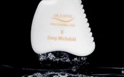 Gua Sha Anwendung für ein strahlendes Hautbild und definierte Gesichtskonturen